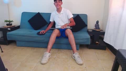 babymaik online show from February 25, 2025, 5:25 pm