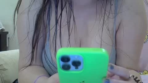 Snapshot of babymom1 chatting on February 22, 2025, 6:52 pm babymom1 online show from February 22, 2025, 6:52 pm