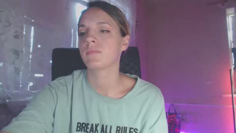 Sonya online show from September 10, 2025, 3:39 am