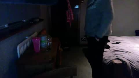 Snapshot of bad_dad43 chatting on January 2, 2025, 3:26 am Bad dad43 online show from January 2, 2025, 3:26 am