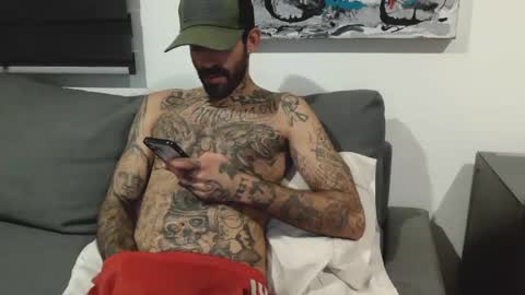 Snapshot of badcouple_ chatting on October 1, 2025, 11:44 pm BadCouple  online show from October 1, 2025, 11:44 pm