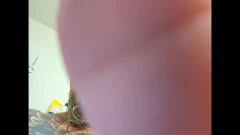 baddevil_dog online show from November 11, 2025, 1:16 am