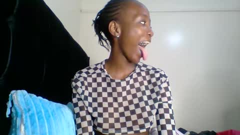 Snapshot of baddie_bunnie chatting on November 29, 2025, 2:36 am baddie_bunnie online show from November 29, 2025, 2:36 am