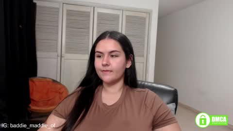 Snapshot of baddie_maddie_ chatting on October 21, 2025, 6:36 am want custom text me through my snap 3  online show from October 21, 2025, 6:36 am