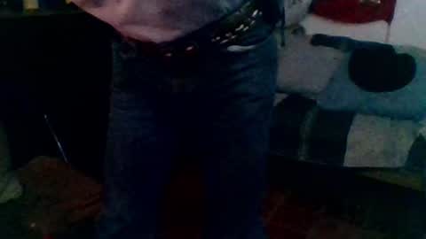 Snapshot of badhombremx chatting on February 7, 2025, 4:14 pm Mexican livin Off the Wall online show from February 7, 2025, 4:14 pm