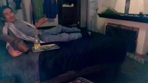 Snapshot of badhombremx chatting on March 8, 2025, 4:45 am Mexican livin Off the Wall online show from March 8, 2025, 4:45 am