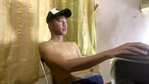 Snapshot of baggage00 chatting on April 7, 2026, 6:58 am baggage00 online show from April 7, 2026, 6:58 am