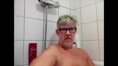 baggelina75 online show from December 10, 2024, 7:22 pm