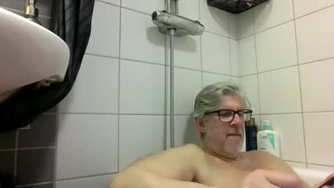 baggelina75 online show from April 1, 2026, 6:49 pm