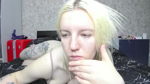 holly online show from September 9, 2025, 12:32 am