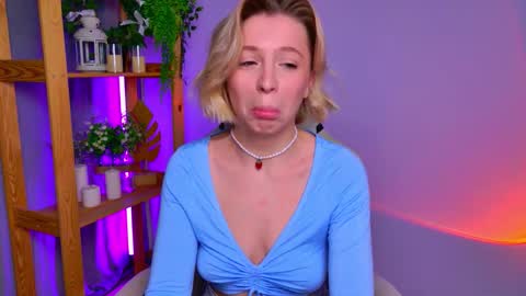 Elly online show from February 18, 2026, 4:41 am