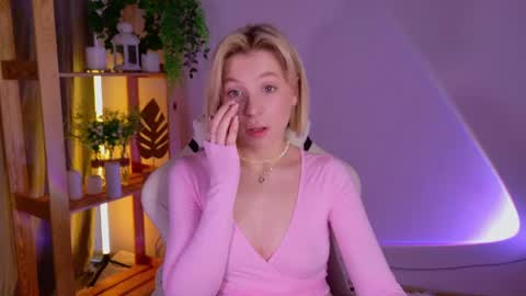 Elly online show from May 16, 2026, 3:47 am