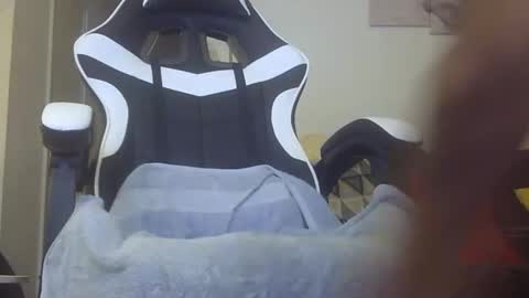 b online show from November 15, 2025, 2:31 am