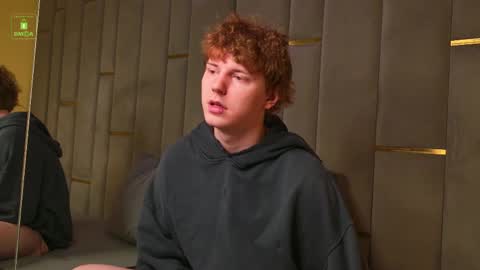 Snapshot of bambiglow chatting on April 7, 2026, 10:37 am MICKEY online show from April 7, 2026, 10:37 am