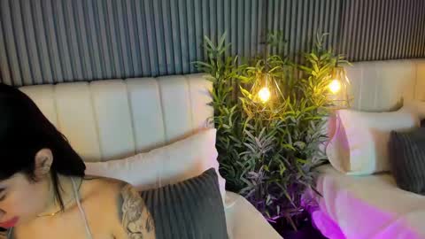 Snapshot of bambybuu chatting on June 4, 2026, 10:49 pm Bamby online show from June 4, 2026, 10:49 pm