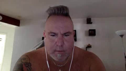 banana5289 online show from November 18, 2025, 2:43 pm