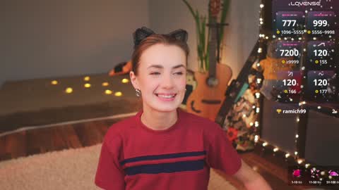 Snapshot of bananya_kitty chatting on December 5, 2024, 12:30 am Ellen and  online show from December 5, 2024, 12:30 am