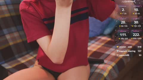 Snapshot of bananya_kitty chatting on December 5, 2024, 3:37 am Ellen and  online show from December 5, 2024, 3:37 am