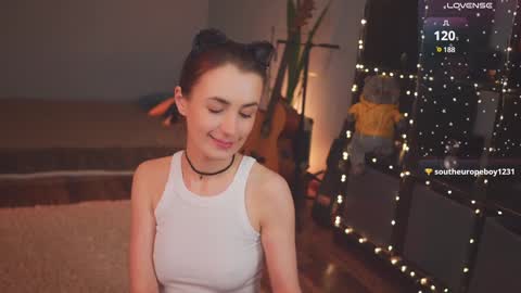 Snapshot of bananya_kitty chatting on February 6, 2025, 4:58 pm Ellen and  online show from February 6, 2025, 4:58 pm