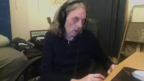 bangintoleather online show from November 11, 2025, 4:01 am