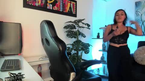 Gabi  online show from October 26, 2025, 7:20 pm