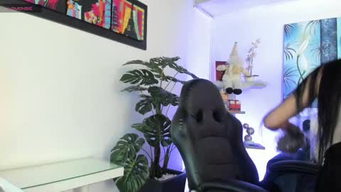 Gabi  online show from December 21, 2025, 7:10 pm