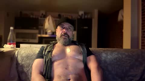 Snapshot of barba71 chatting on January 31, 2025, 3:41 am Military man 69 online show from January 31, 2025, 3:41 am