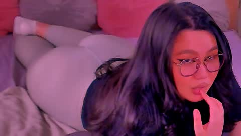 Barbie Kim online show from March 3, 2025, 2:47 am