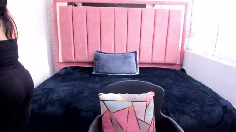 Snapshot of barbara_fox__ chatting on November 25, 2025, 11:54 am B A R B A R A online show from November 25, 2025, 11:54 am