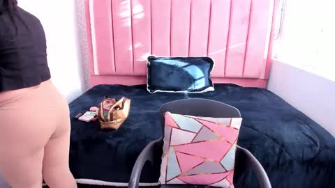 Snapshot of barbara_fox__ chatting on December 18, 2025, 12:22 pm B A R B A R A online show from December 18, 2025, 12:22 pm