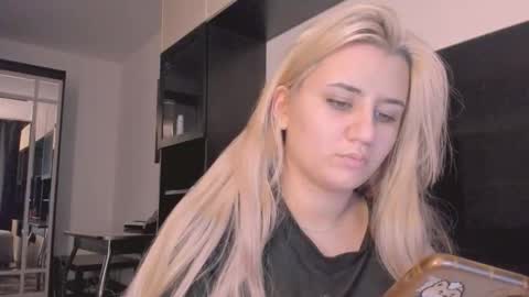 barbarasiren online show from November 4, 2025, 3:55 pm