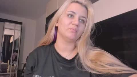 barbarasiren online show from November 6, 2025, 3:29 am