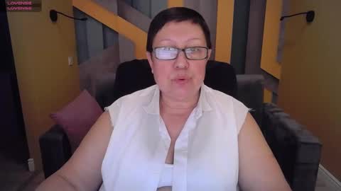 Snapshot of barbaraturners chatting on February 6, 2025, 12:00 am barbaraturners online show from February 6, 2025, 12:00 am