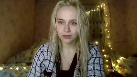 barbie___girl online show from December 13, 2025, 7:53 pm