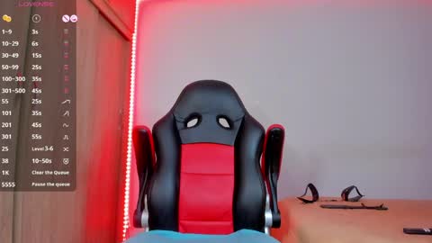 Nicolle  online show from April 7, 2026, 5:08 am