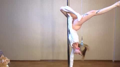 Eva online show from March 6, 2025, 4:38 pm