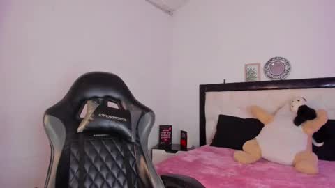 Barbie... online show from November 23, 2025, 5:57 pm