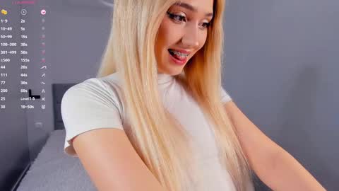 Mia online show from April 12, 2026, 3:28 pm