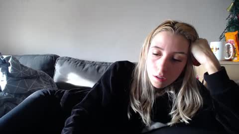 Snapshot of barelylegalblondy chatting on January 26, 2025, 9:08 am Lena online show from January 26, 2025, 9:08 am