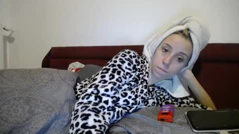 Snapshot of barelylegalblondy chatting on February 11, 2025, 7:05 pm Lena online show from February 11, 2025, 7:05 pm
