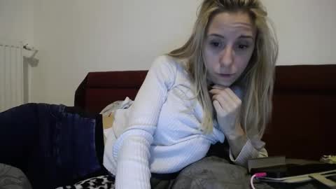 Snapshot of barelylegalblondy chatting on February 12, 2025, 7:13 pm Lena online show from February 12, 2025, 7:13 pm