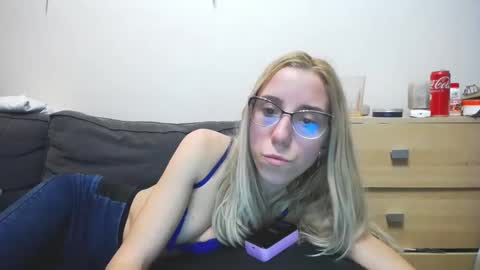Snapshot of barelylegalblondy chatting on March 7, 2025, 8:00 pm Lena online show from March 7, 2025, 8:00 pm