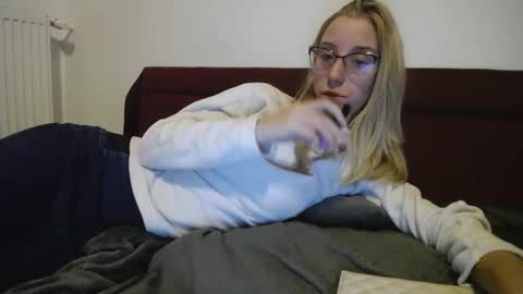 Snapshot of barelylegalblondy chatting on March 8, 2025, 7:20 pm Lena online show from March 8, 2025, 7:20 pm