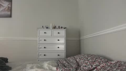 chicka online show from September 11, 2025, 7:25 pm