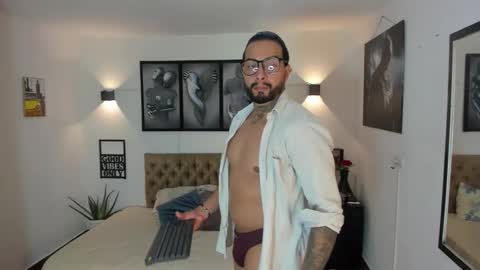 bastian_jones1 online show from November 10, 2025, 1:04 am