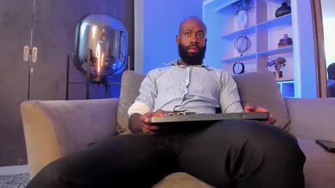 Bastian. online show from November 5, 2025, 12:16 pm