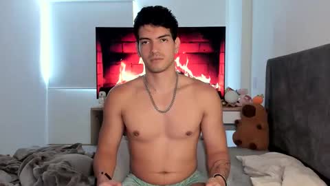 Valentino online show from October 10, 2025, 8:08 pm