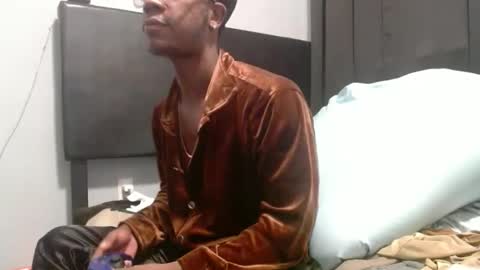 Snapshot of bbc_elrey chatting on December 24, 2024, 12:11 am Racks online show from December 24, 2024, 12:11 am