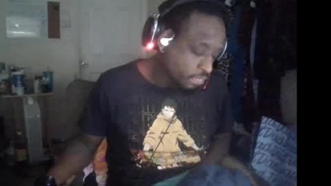 rocker n queen online show from October 30, 2025, 4:19 pm