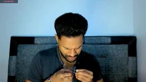 john online show from November 7, 2025, 4:12 am